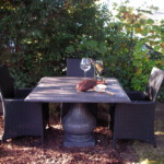 Versailles klassieke vierkante stenen tuintafel 150 x 150 cm Klassieke Tafel 110 x 110 cm met massieve bolpoot blad 6 cm