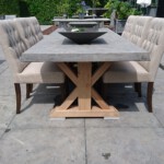 Rechthoekige stenen tuintafel 230 x 100 cm met eikenhouten onderstel strak blad Rechthoekige stenen tuintafel 230 x 100 cm met eikenhouten onderstel strak blad